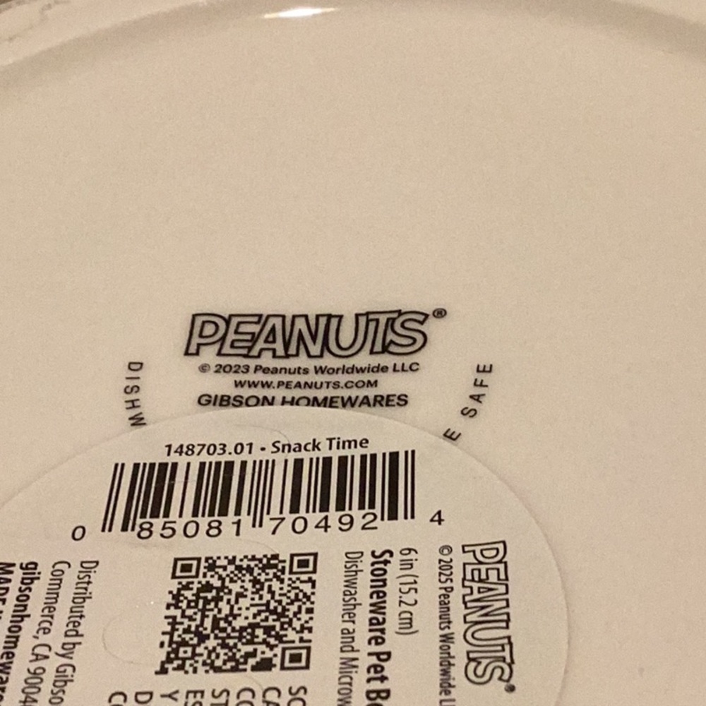 Peanuts Pet Bowl - Picture 8 of 9